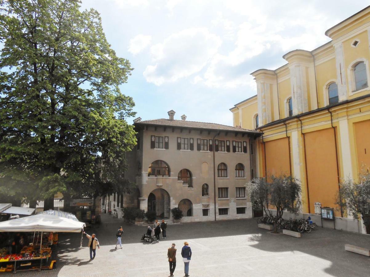 Casa Morellato ริวาเดลการ์ดา ภายนอก รูปภาพ